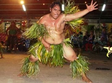 Kriegstnzer auf Nuku Hiva
